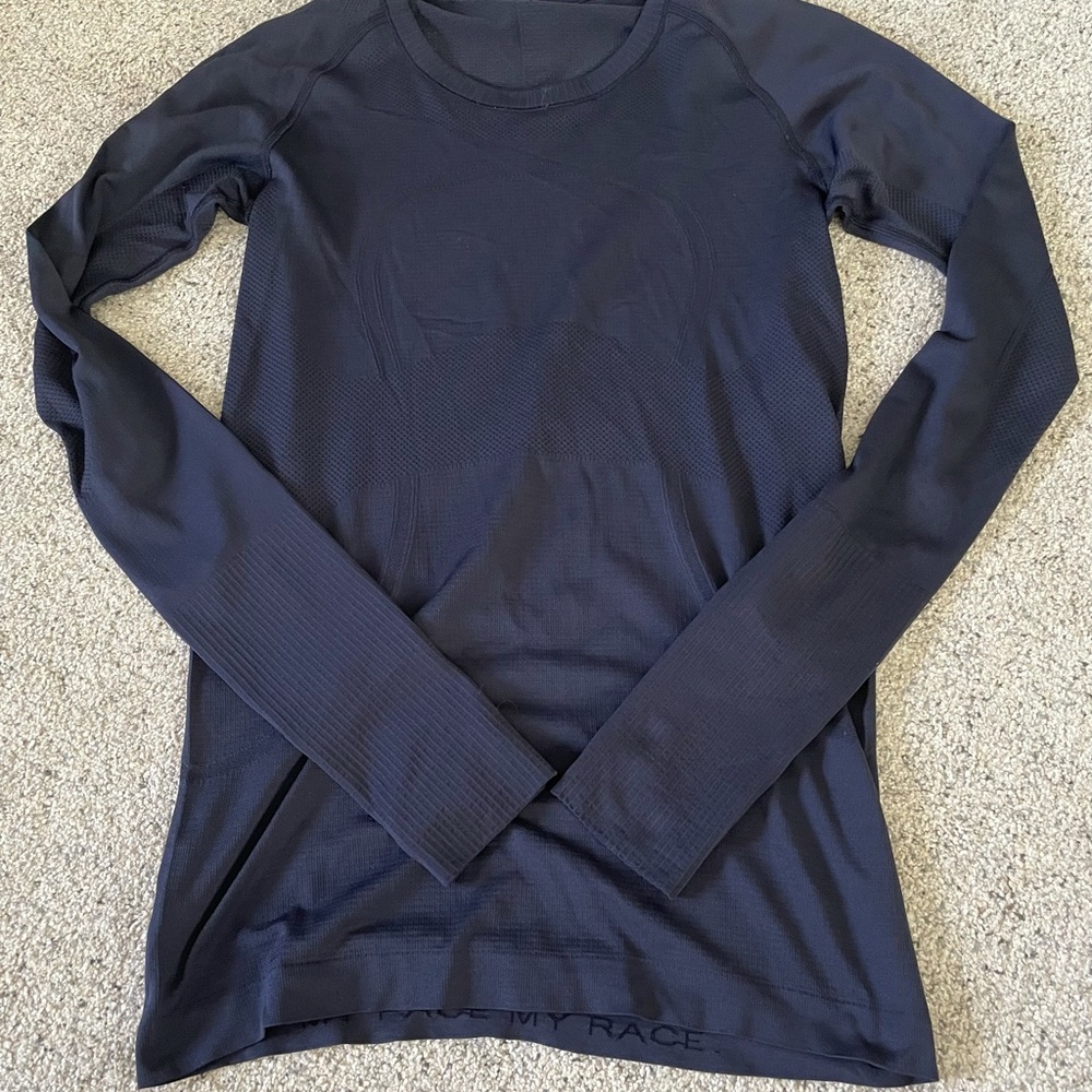 Lululemon navy swiftly tech size 8